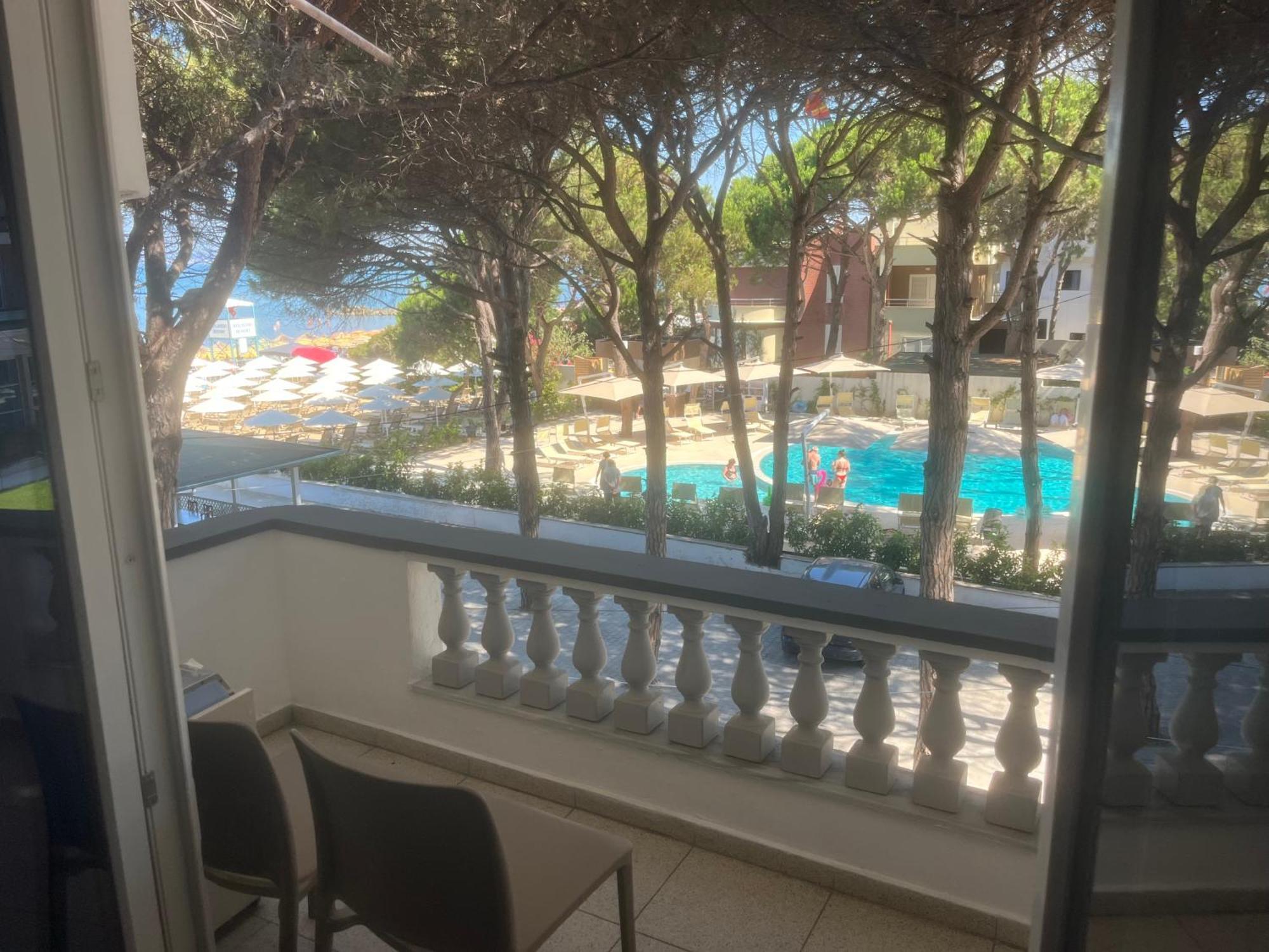 Reni Hotel